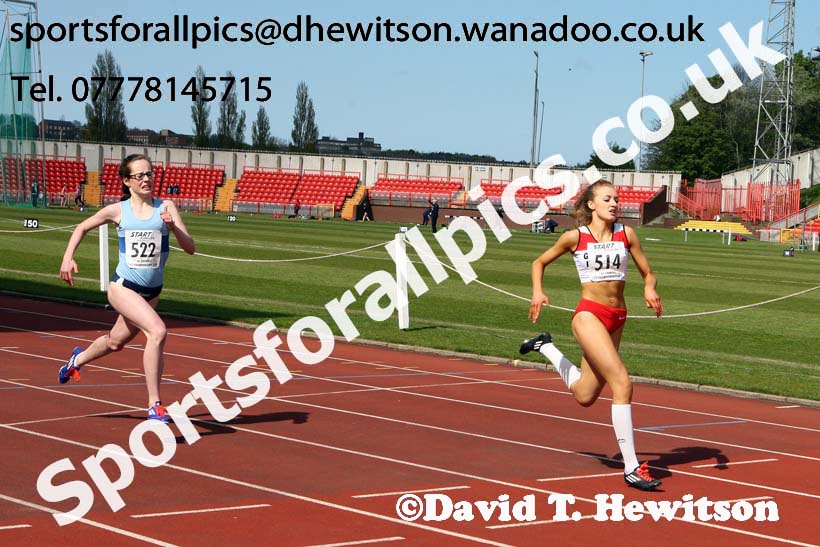 Womens under-17s 200 metres, North Eastern Track and Field Champs, Gateshead Stadium. Photo: David T. Hewitson/Sports for All Pics